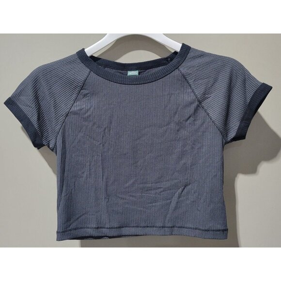 Wild Fable Women's Large Dark Gray SS Rayon Blend Textured Stretch Cropped Tee - Picture 2 of 8